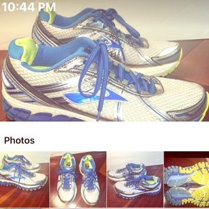 Women’s Brooks runners